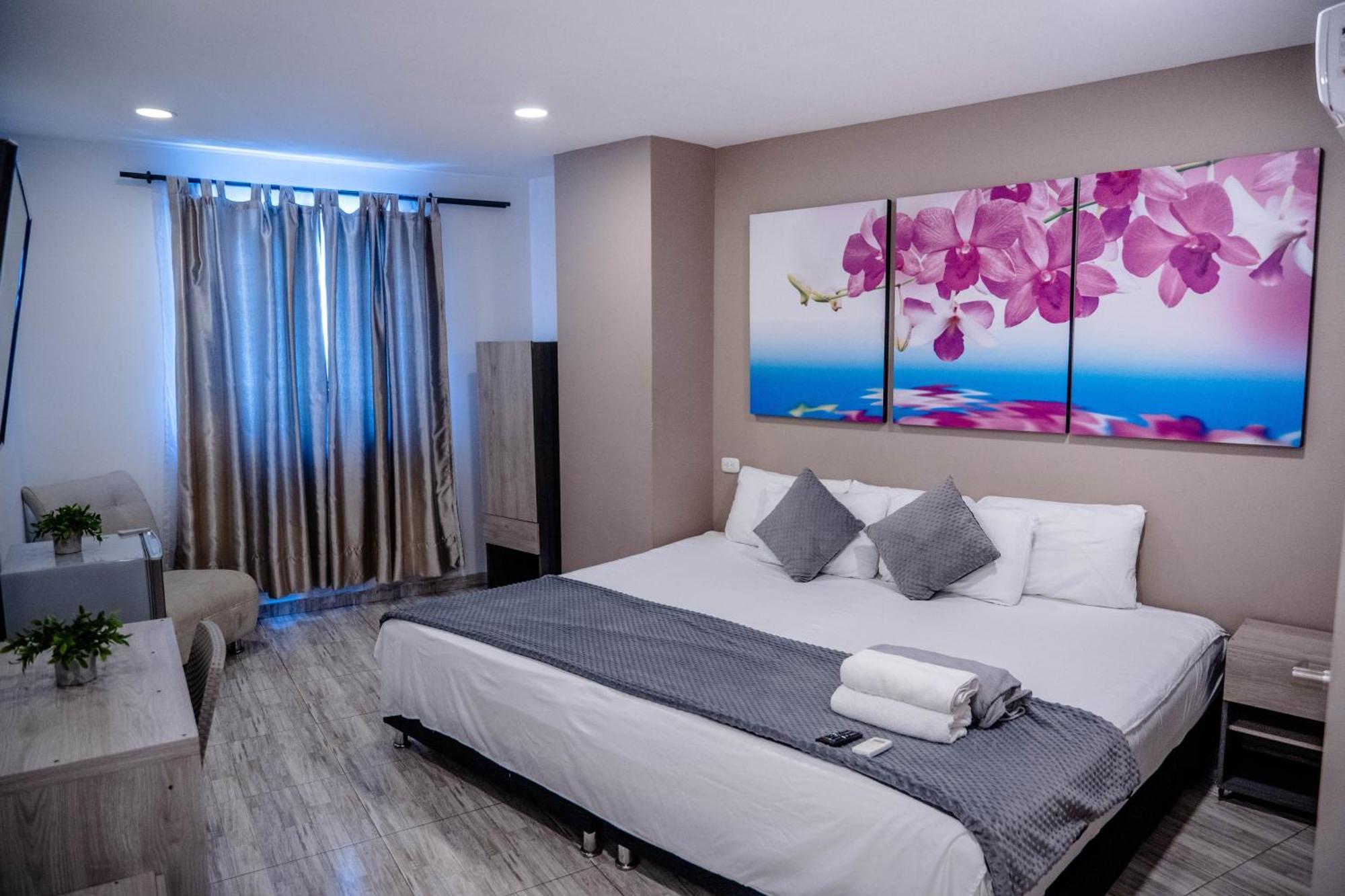 Bahia 79 Apartasuites Cerca Al Centro Cartagena Екстер'єр фото