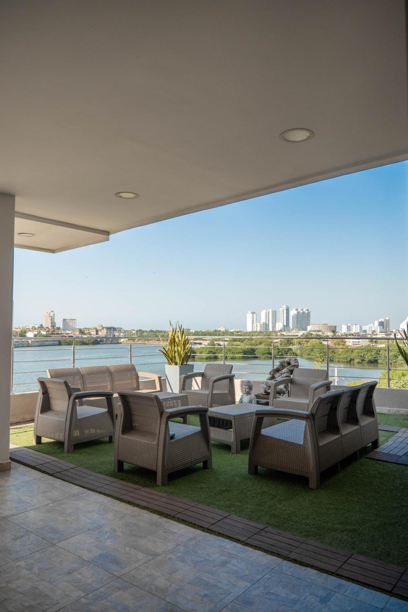 Bahia 79 Apartasuites Cerca Al Centro Cartagena Екстер'єр фото