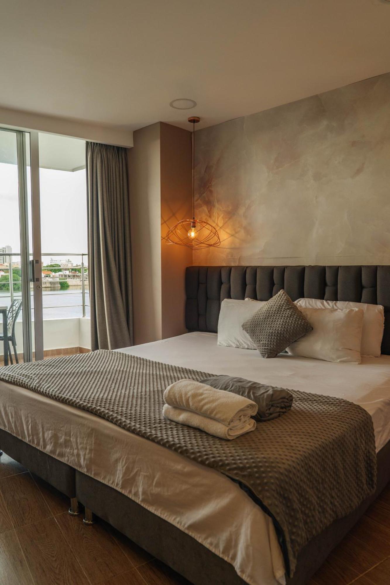 Bahia 79 Apartasuites Cerca Al Centro Cartagena Екстер'єр фото