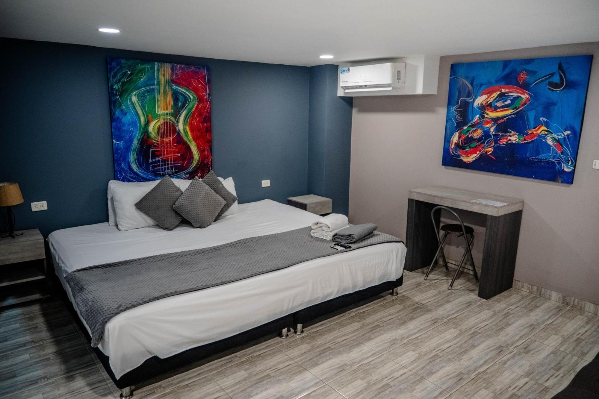 Bahia 79 Apartasuites Cerca Al Centro Cartagena Екстер'єр фото