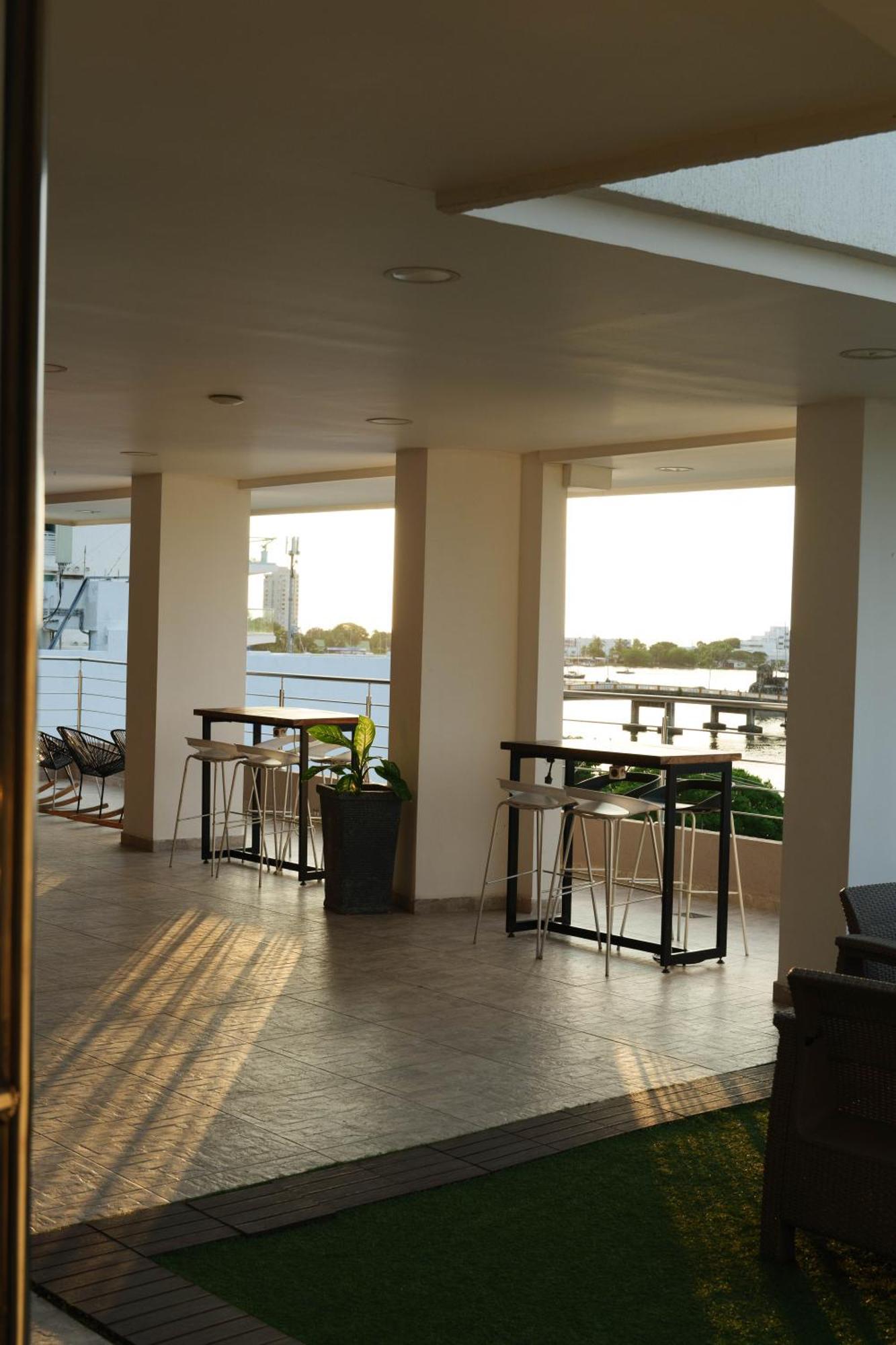 Bahia 79 Apartasuites Cerca Al Centro Cartagena Екстер'єр фото