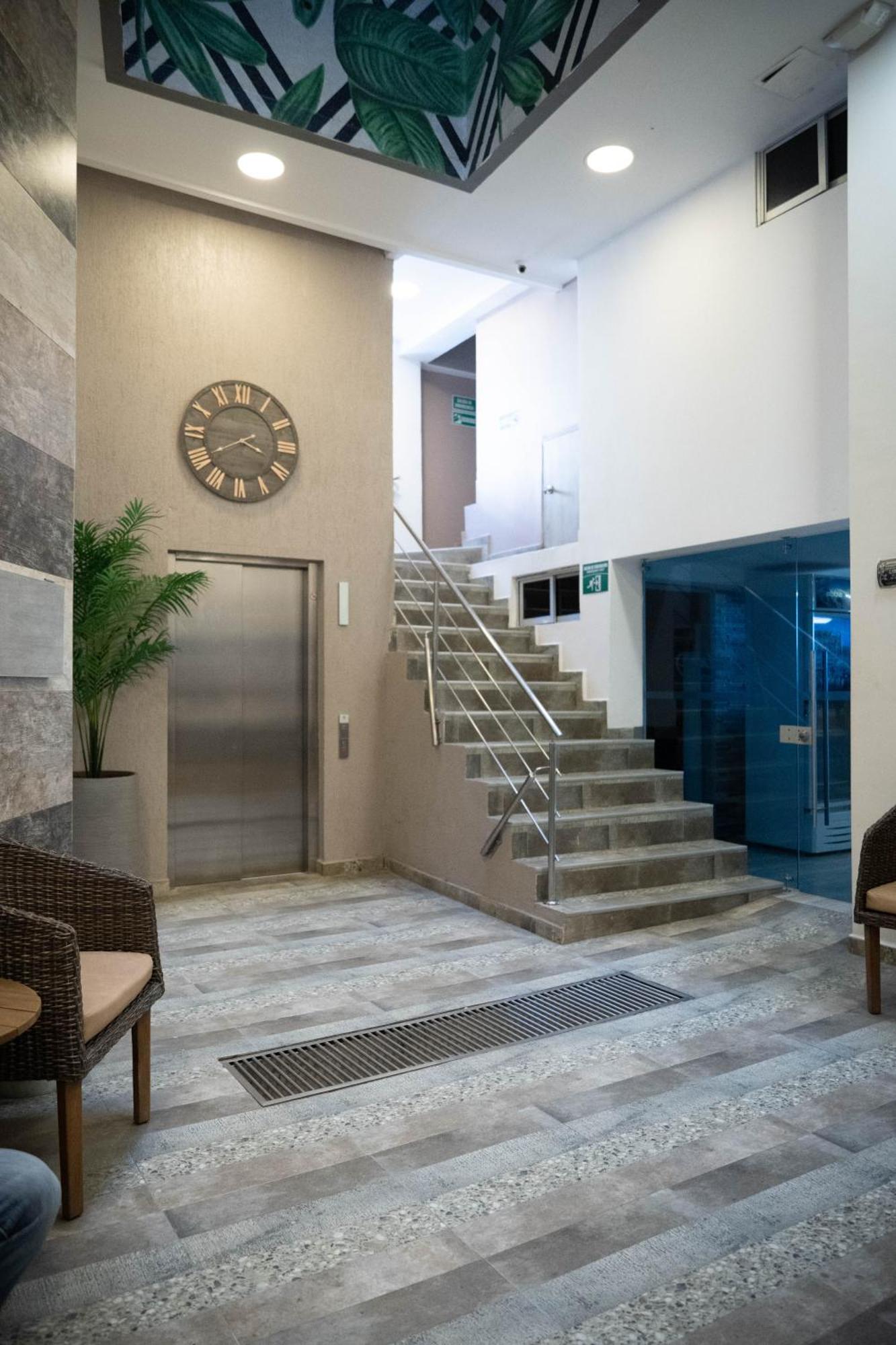 Bahia 79 Apartasuites Cerca Al Centro Cartagena Екстер'єр фото