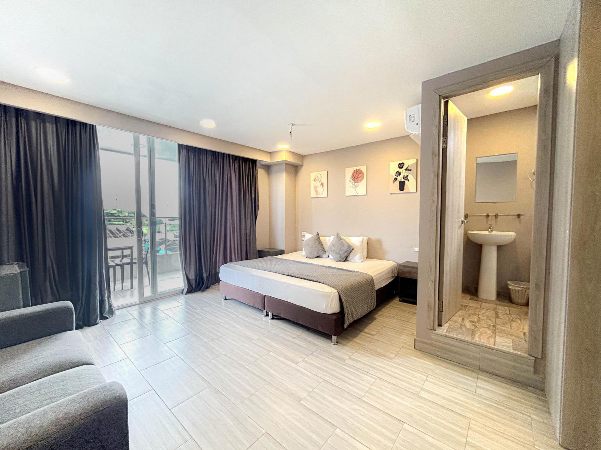 Bahia 79 Apartasuites Cerca Al Centro Cartagena Екстер'єр фото